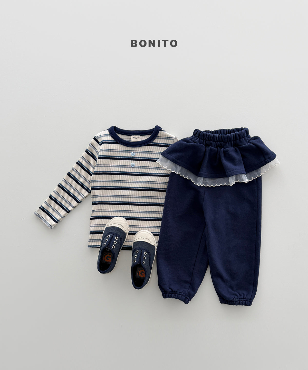 52.Sharp Frill Jogger Pants