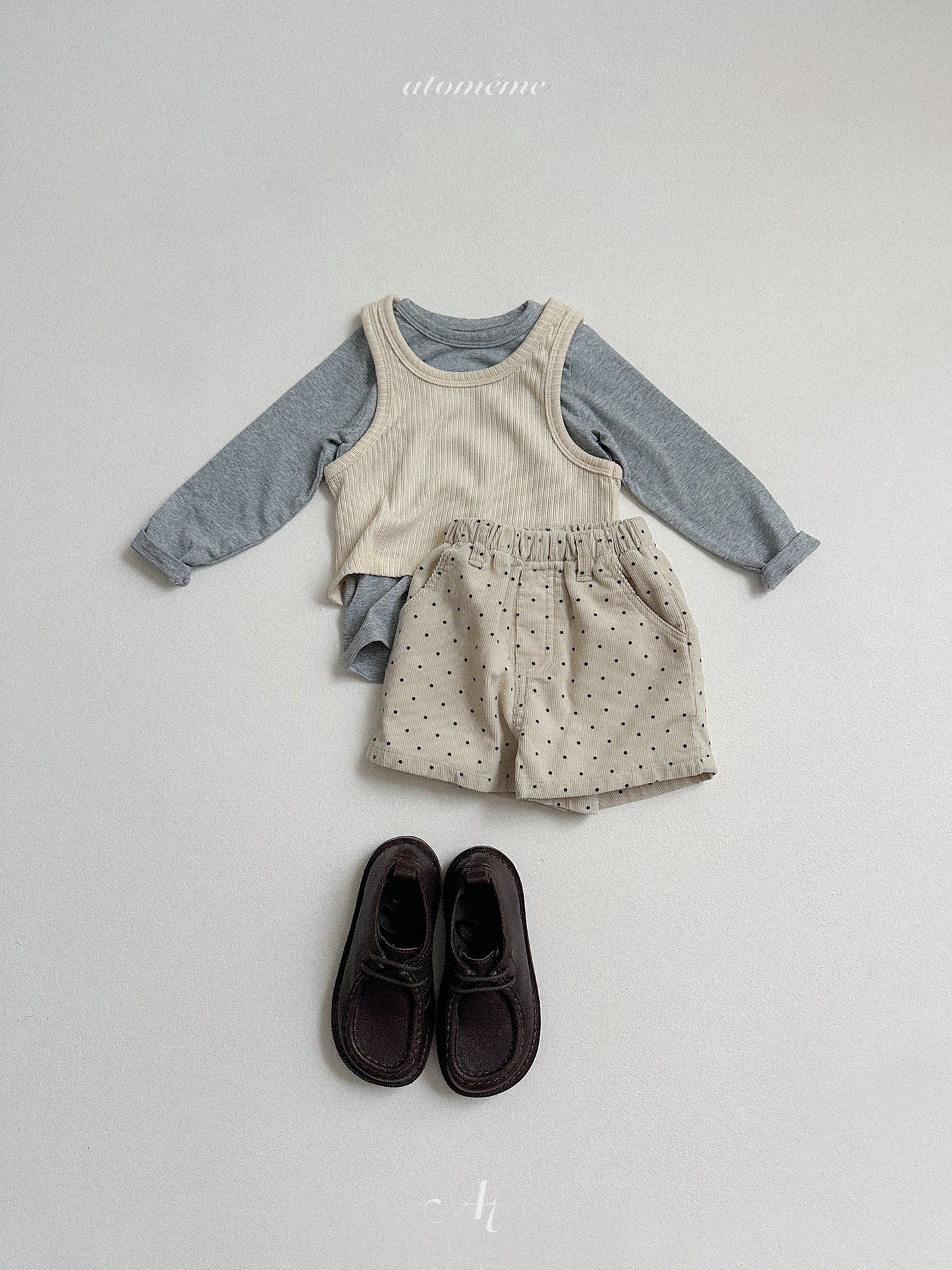 21.Dot Corduroy Pants