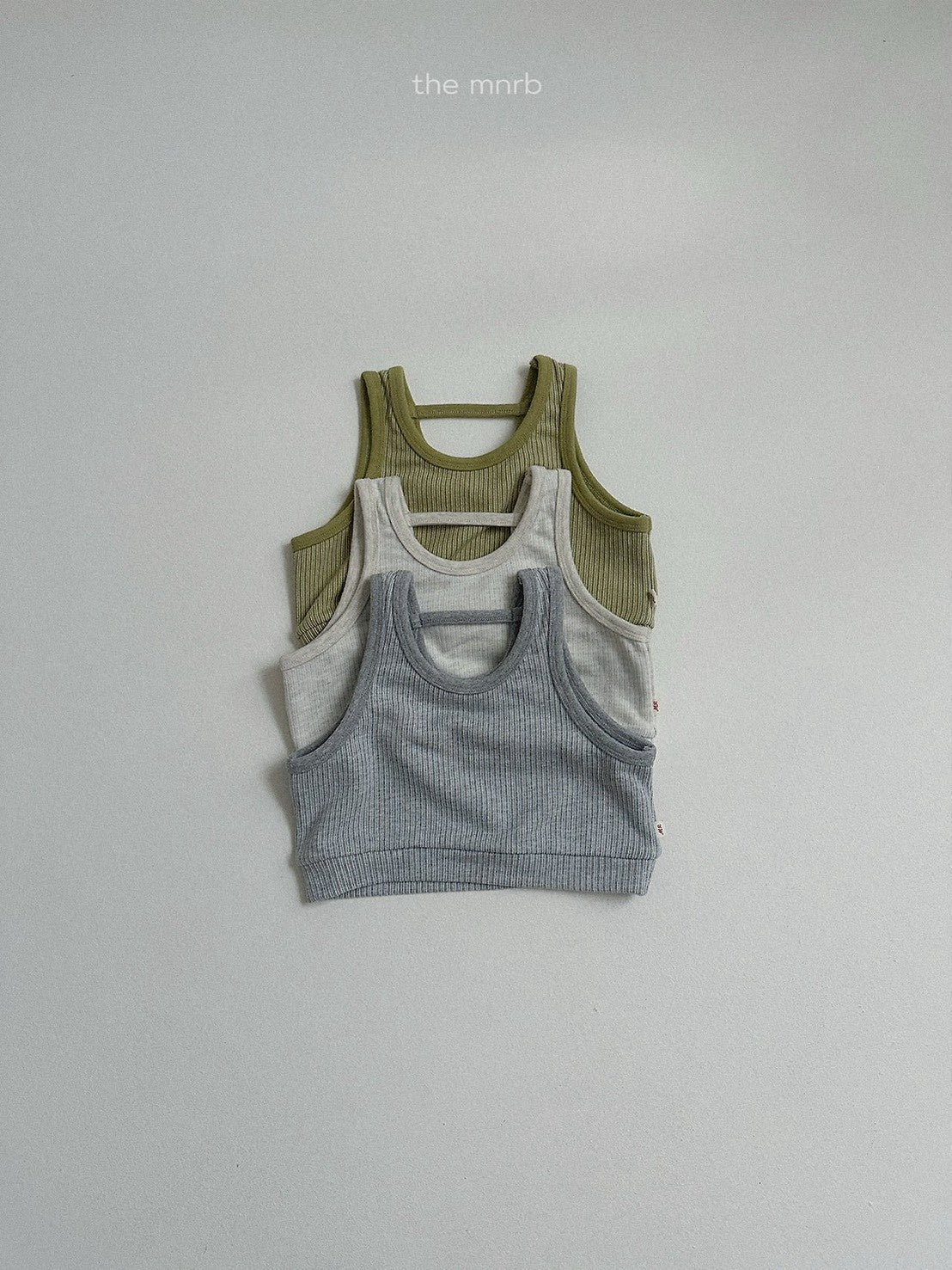 27.Etty Vest