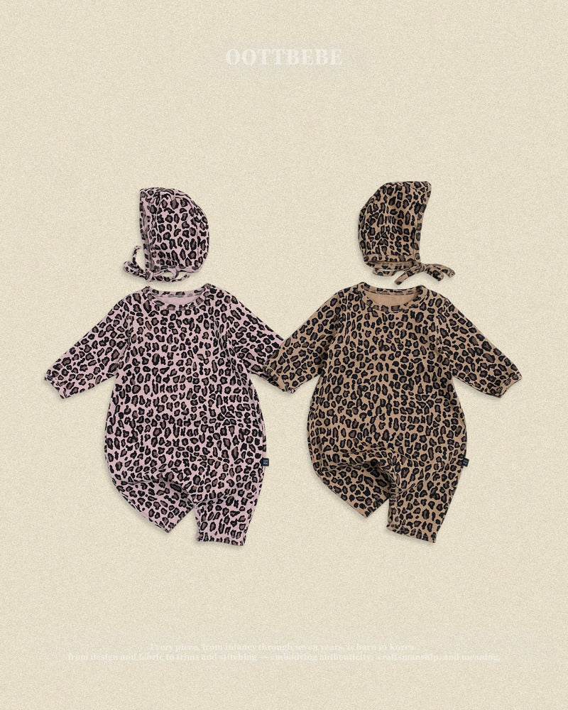 【PRE-ODER〆8.9(sun)】34.(Bebe) Little Leopard Full-Length Romper + Bonnet Set | oottbebe