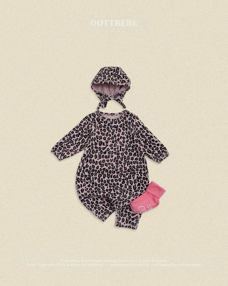 【PRE-ODER〆8.9(sun)】34.(Bebe) Little Leopard Full-Length Romper + Bonnet Set | oottbebe