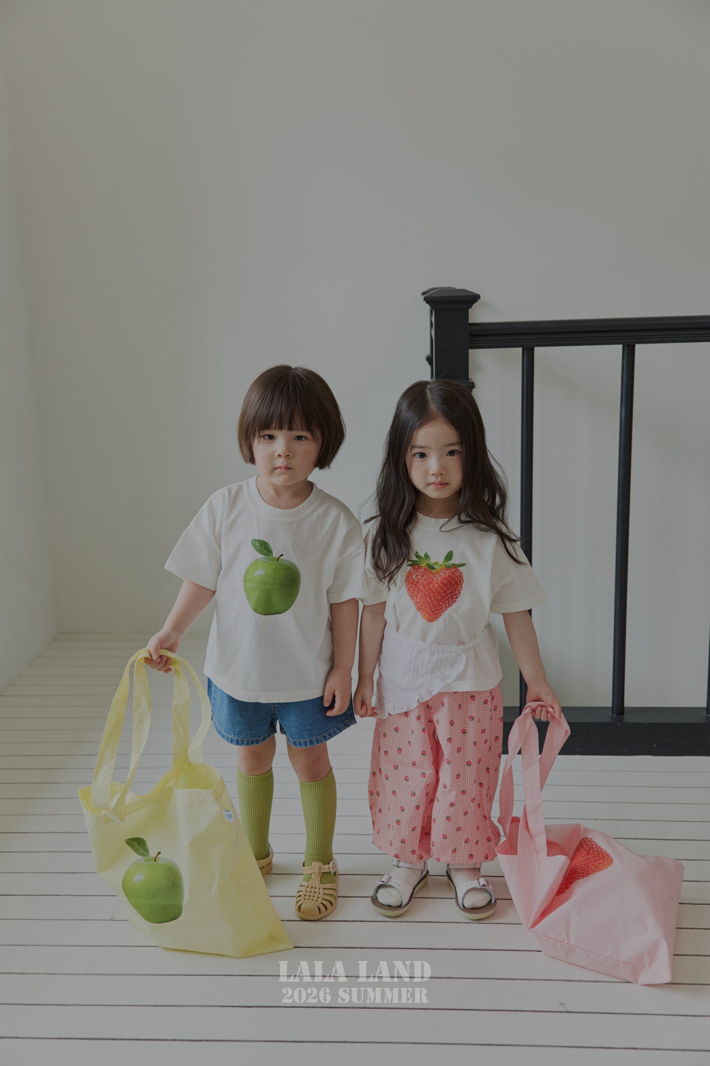 【PREORDER受付終了、ご希望はお問い合わせください。】66.Berry Apple T-shirt