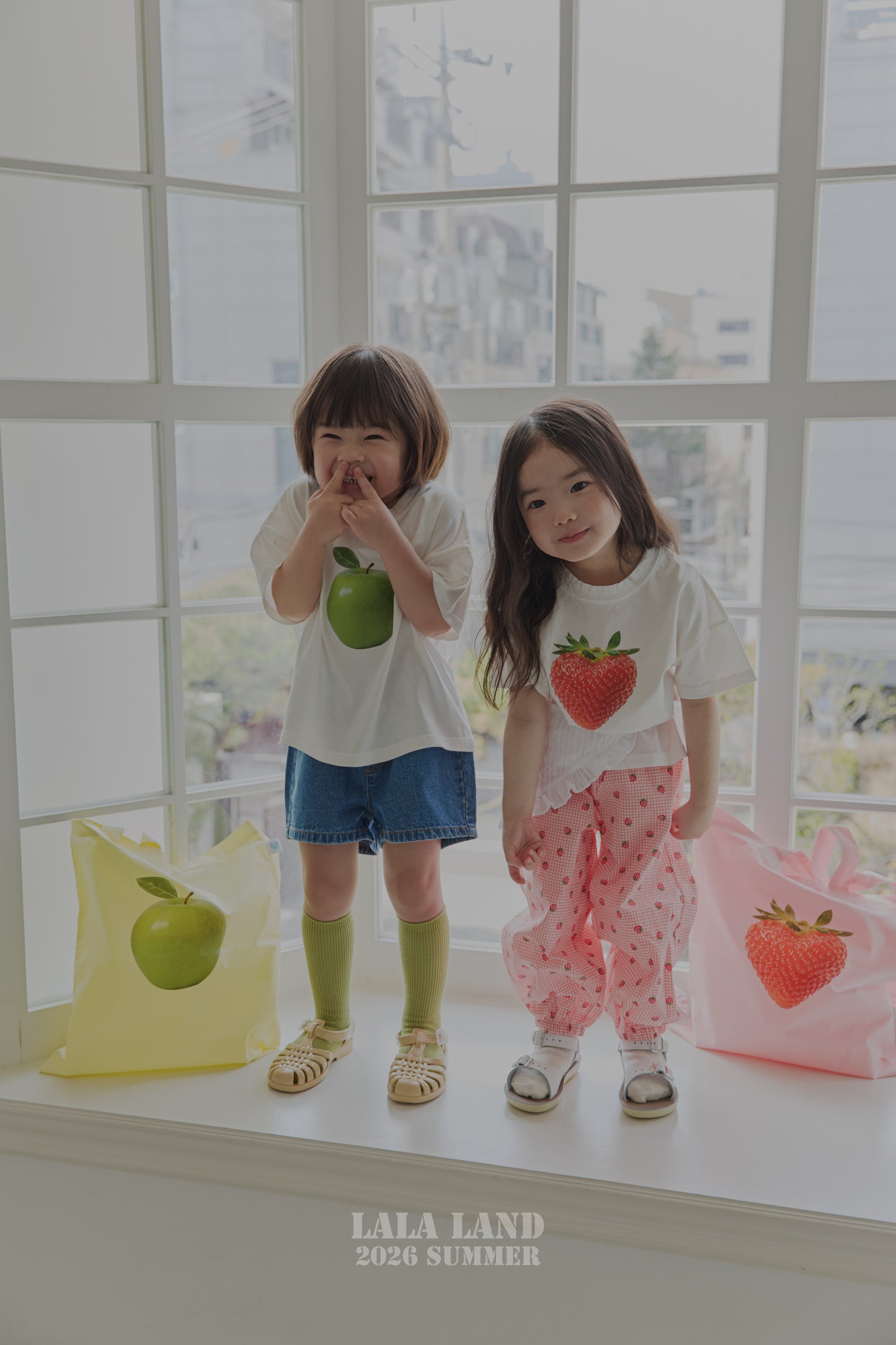 【PREORDER受付終了、ご希望はお問い合わせください。】66.Berry Apple T-shirt