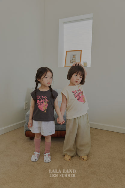 【PREORDER受付終了、ご希望はお問い合わせください。】63.Love Rabbit Sleeveless T-shirt