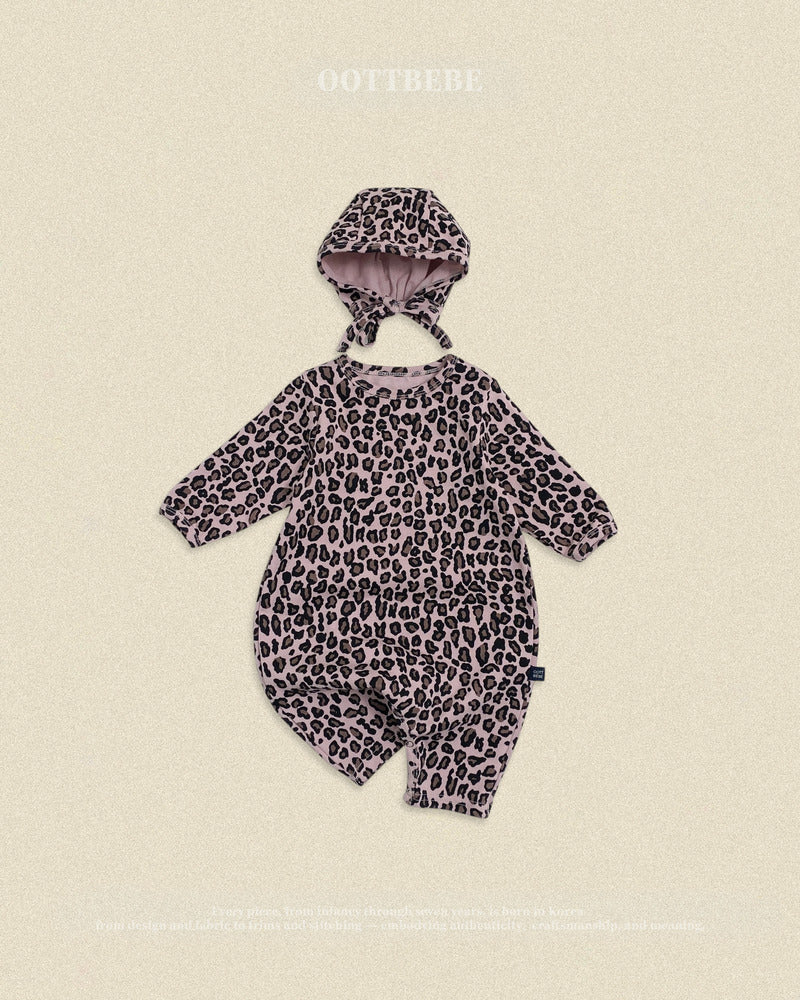 【PRE-ODER〆8.9(sun)】34.(Bebe) Little Leopard Full-Length Romper + Bonnet Set | oottbebe