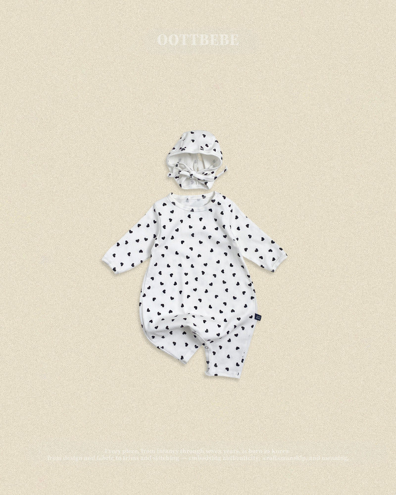 【PRE-ODER〆8.9(sun)】32.(Bebe) Petit Heart Full-Length Romper + Bonnet Set | oottbebe