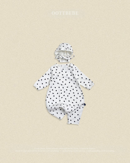 【秋のPRE-ODER 5%OFF】32.(Bebe) Petit Heart Full-Length Romper + Bonnet Set | oottbebe