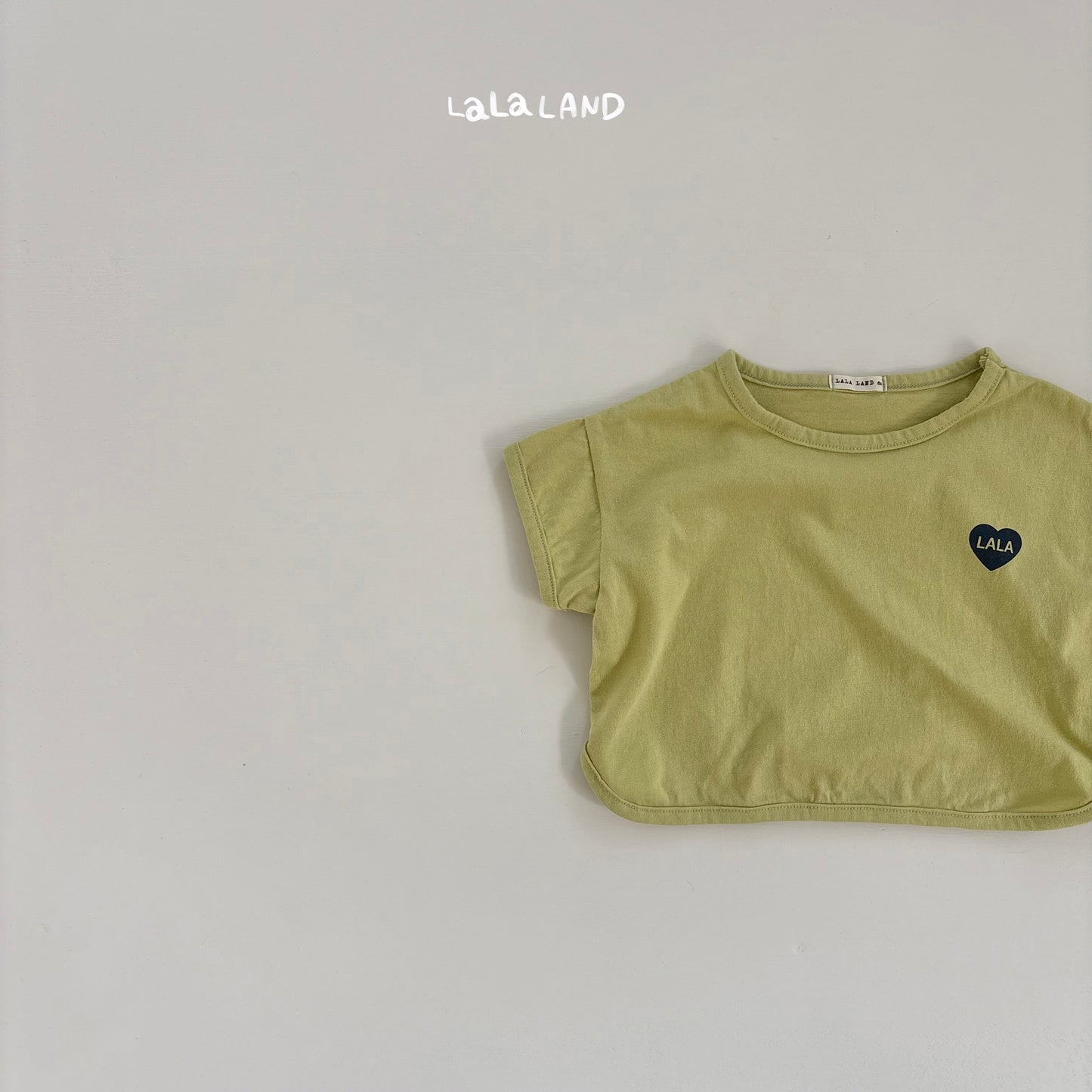 【PREORDER受付終了、ご希望はお問い合わせください。】25.Baby Heart Trim T-shirt