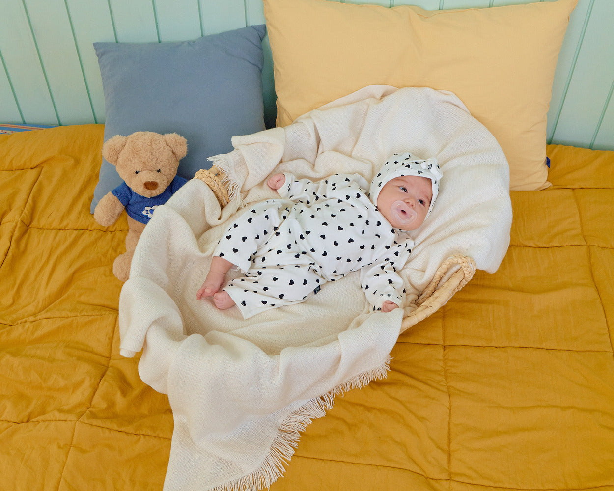 【PRE-ODER〆8.9(sun)】32.(Bebe) Petit Heart Full-Length Romper + Bonnet Set | oottbebe