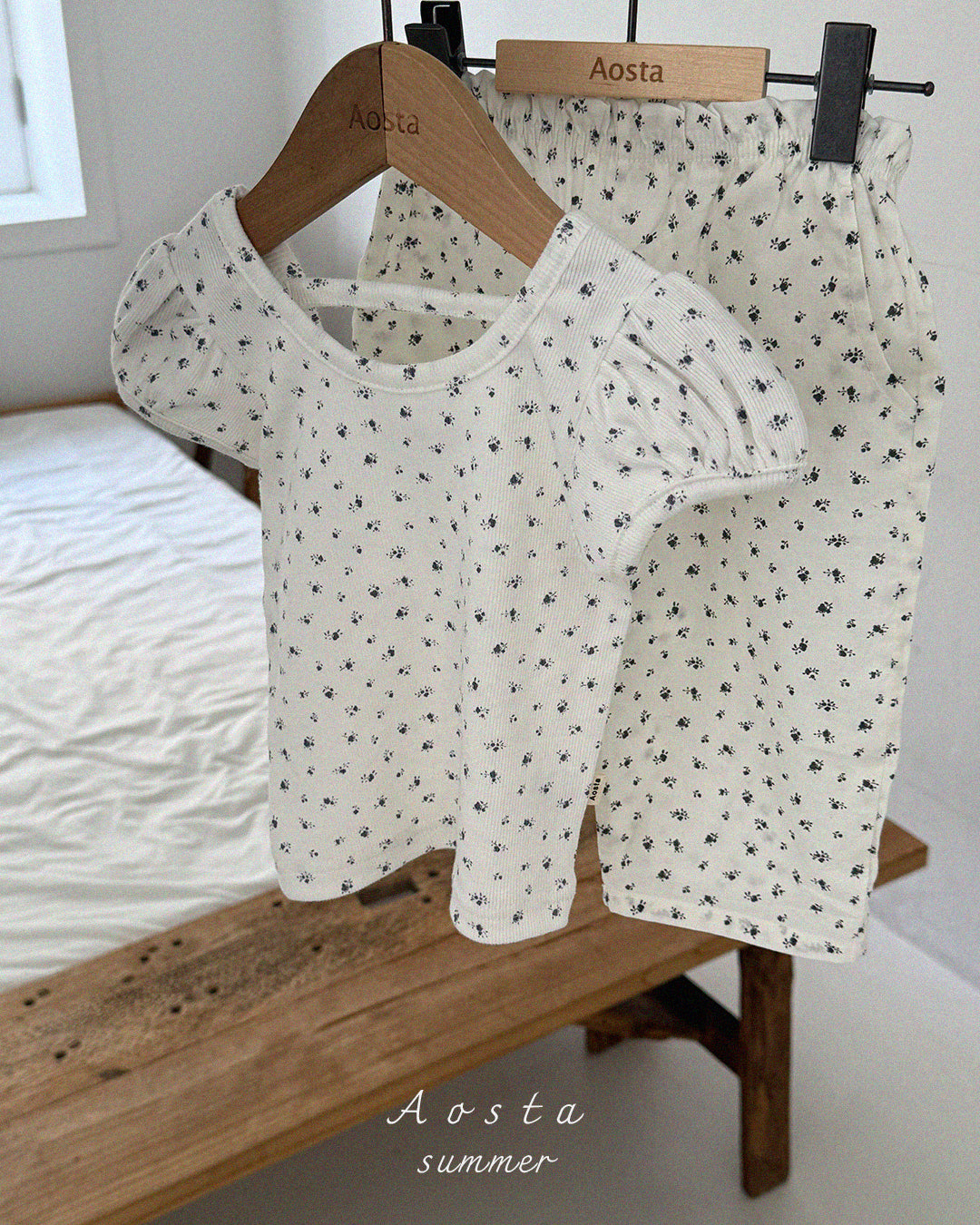【PREORDER受付終了、ご希望はお問い合わせください。】56.Open Back Puff Blouse