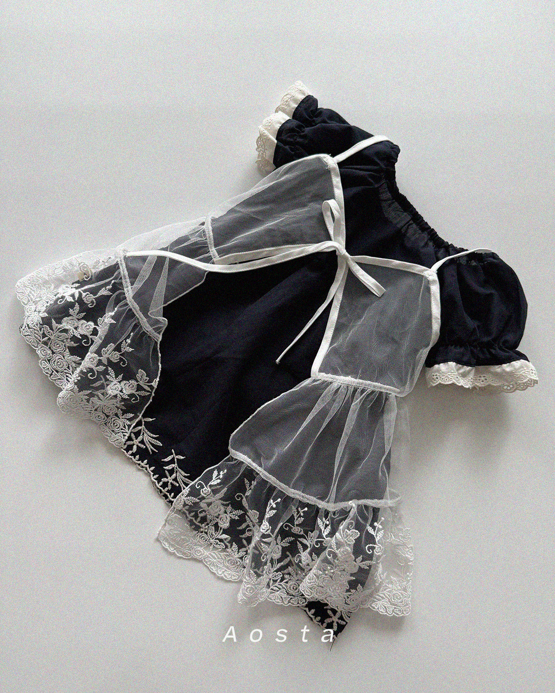 【PREORDER受付終了、ご希望はお問い合わせください。】32.Lace Open Dress