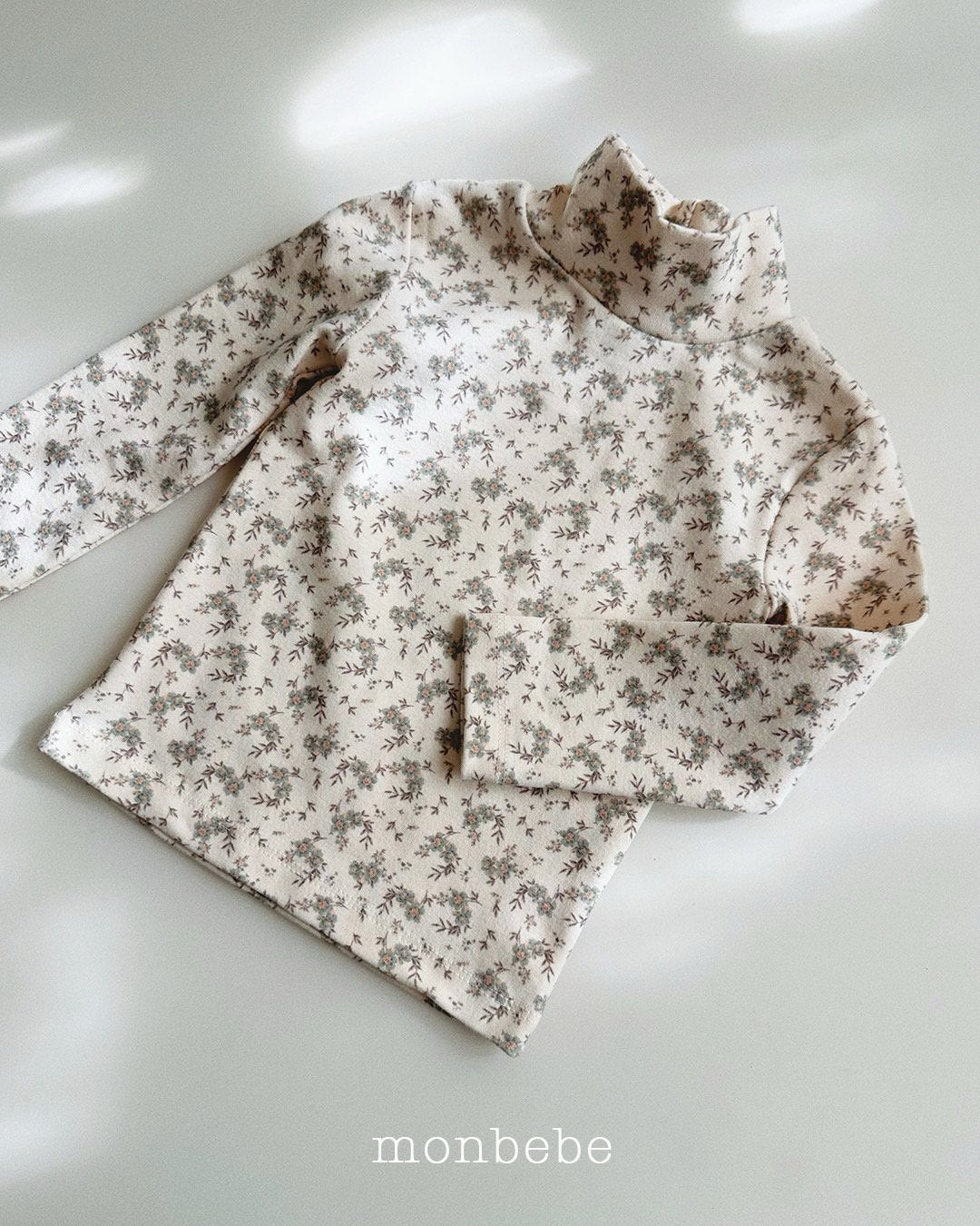 ［monbebe］mbb turtleneck