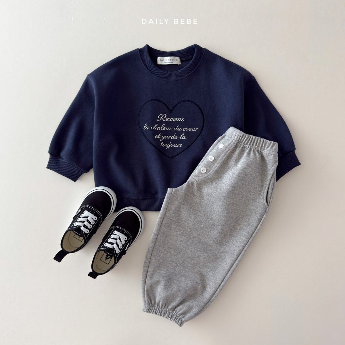 【秋のPRE-ODER 5%OFF】19.Heart Embroidery Sweatshirt