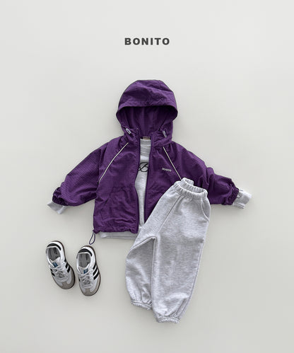 12.The Bonito Lettering Sweatshirt
