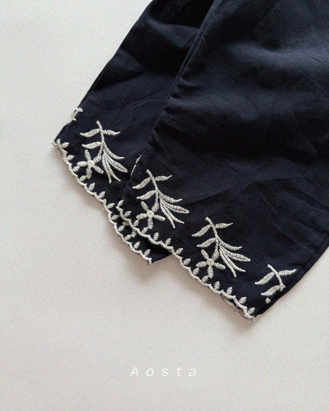 【PREORDER受付終了、ご希望はお問い合わせください。】42.Bibi Pants