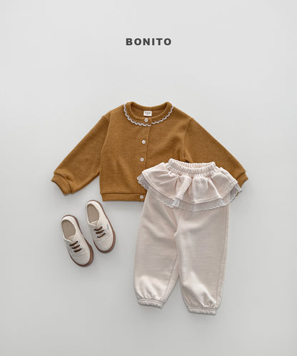 52.Sharp Frill Jogger Pants