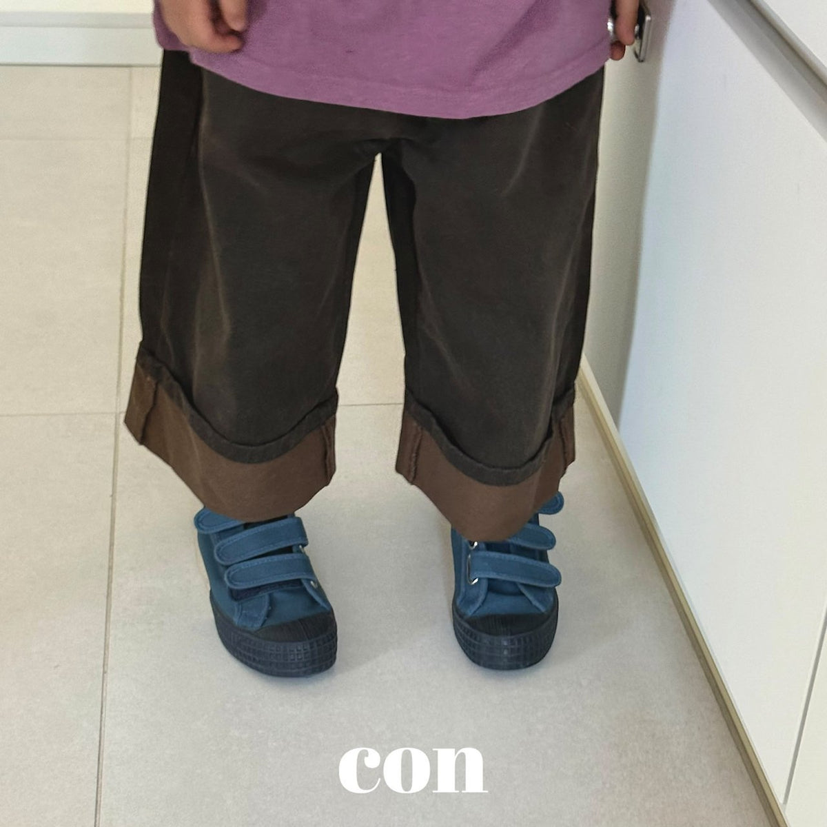 【秋のPRE-ODER 5%OFF】11.Tone-on-Tone Pigment Roll-Up Pants | CON