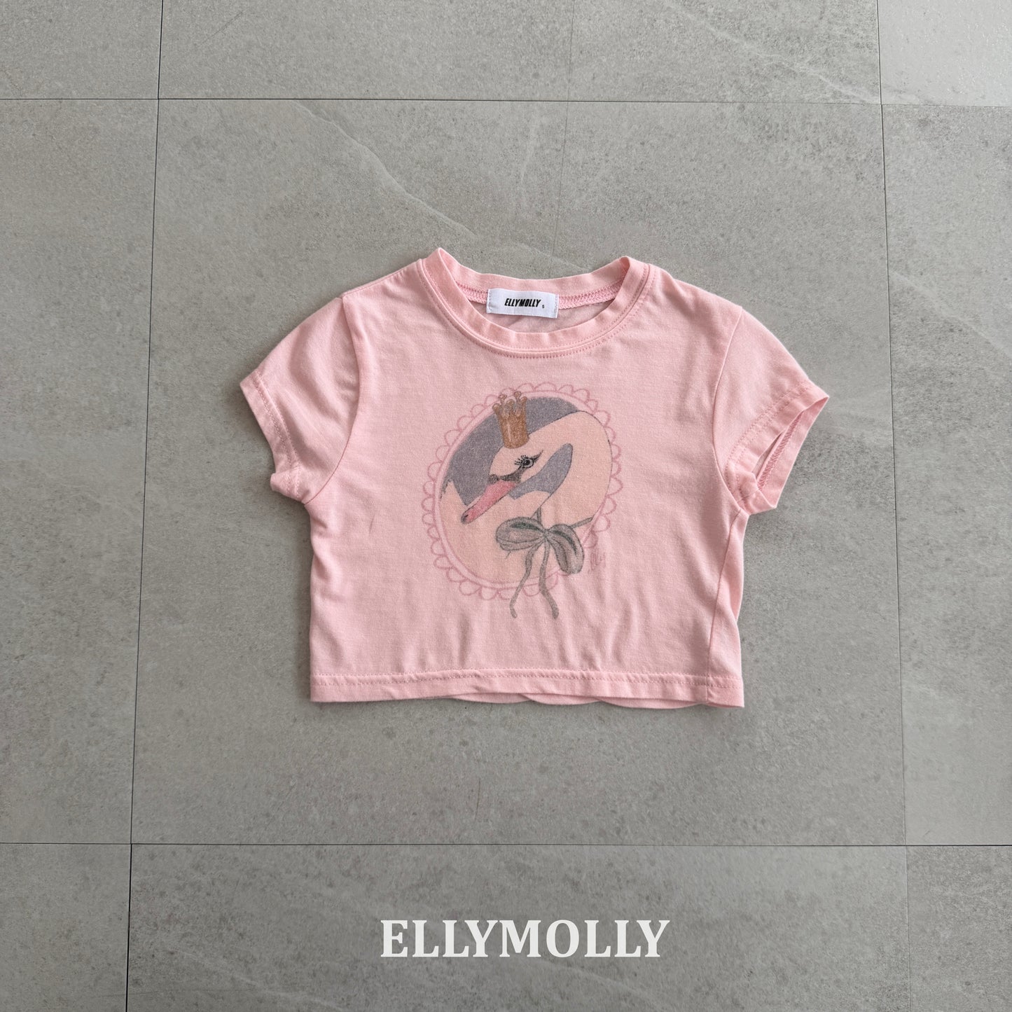 【PREORDER 4日間限定】12.Elise Swan T-Shirt