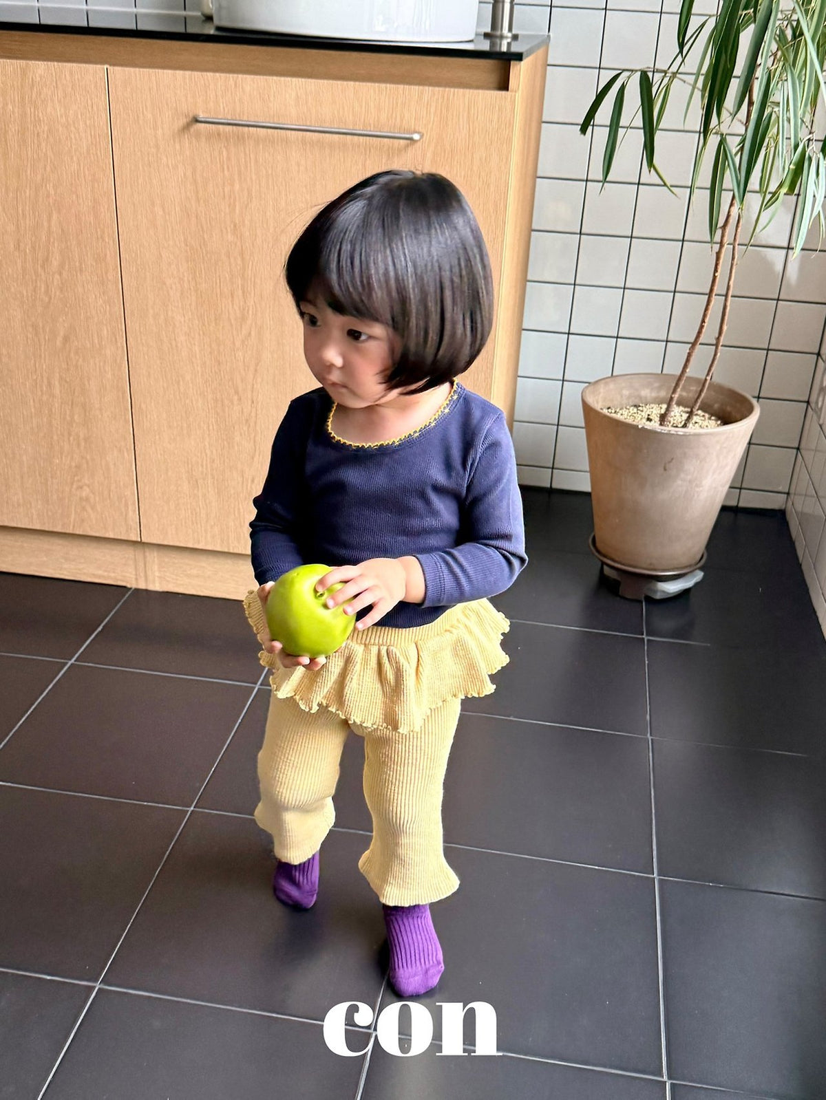 【秋のPRE-ODER 5%OFF】01.CON Jjonkku Frill Leggings | CON