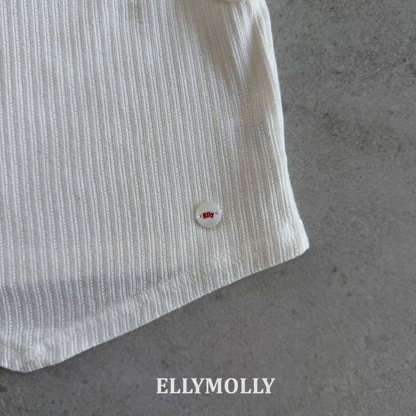 【PREORDER 4日間限定】53.Clean V-Cut Sleeveless Top