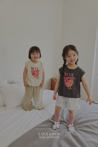 【PREORDER受付終了、ご希望はお問い合わせください。】63.Love Rabbit Sleeveless T-shirt