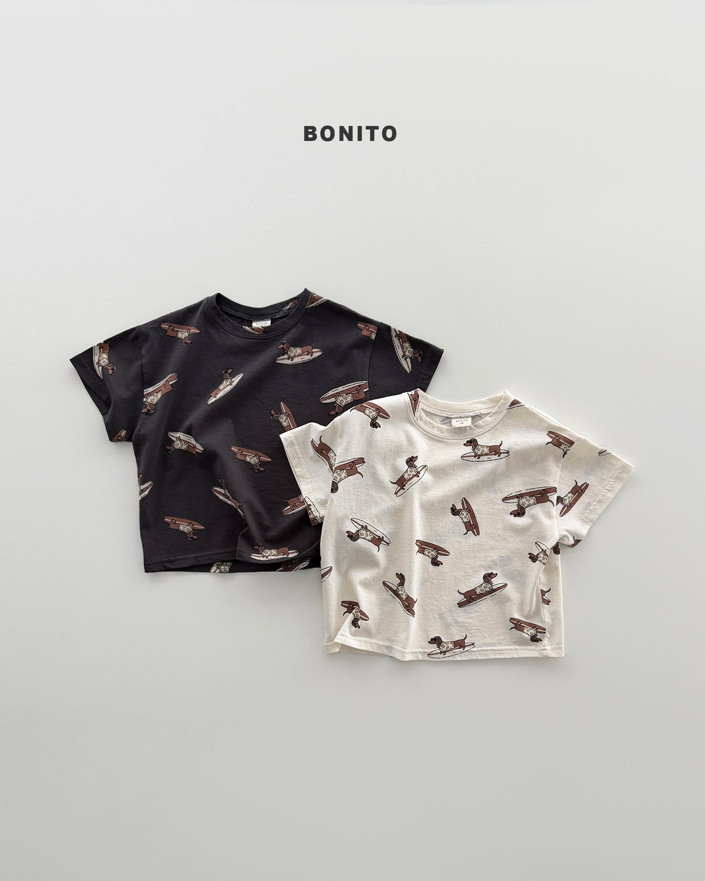 【PREORDER 4日間限定】36.surfing dog tee