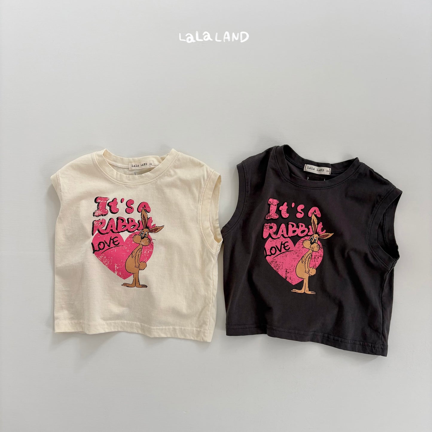【PREORDER受付終了、ご希望はお問い合わせください。】63.Love Rabbit Sleeveless T-shirt
