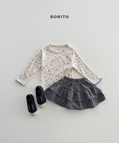 56.Eyelet T-Shirt