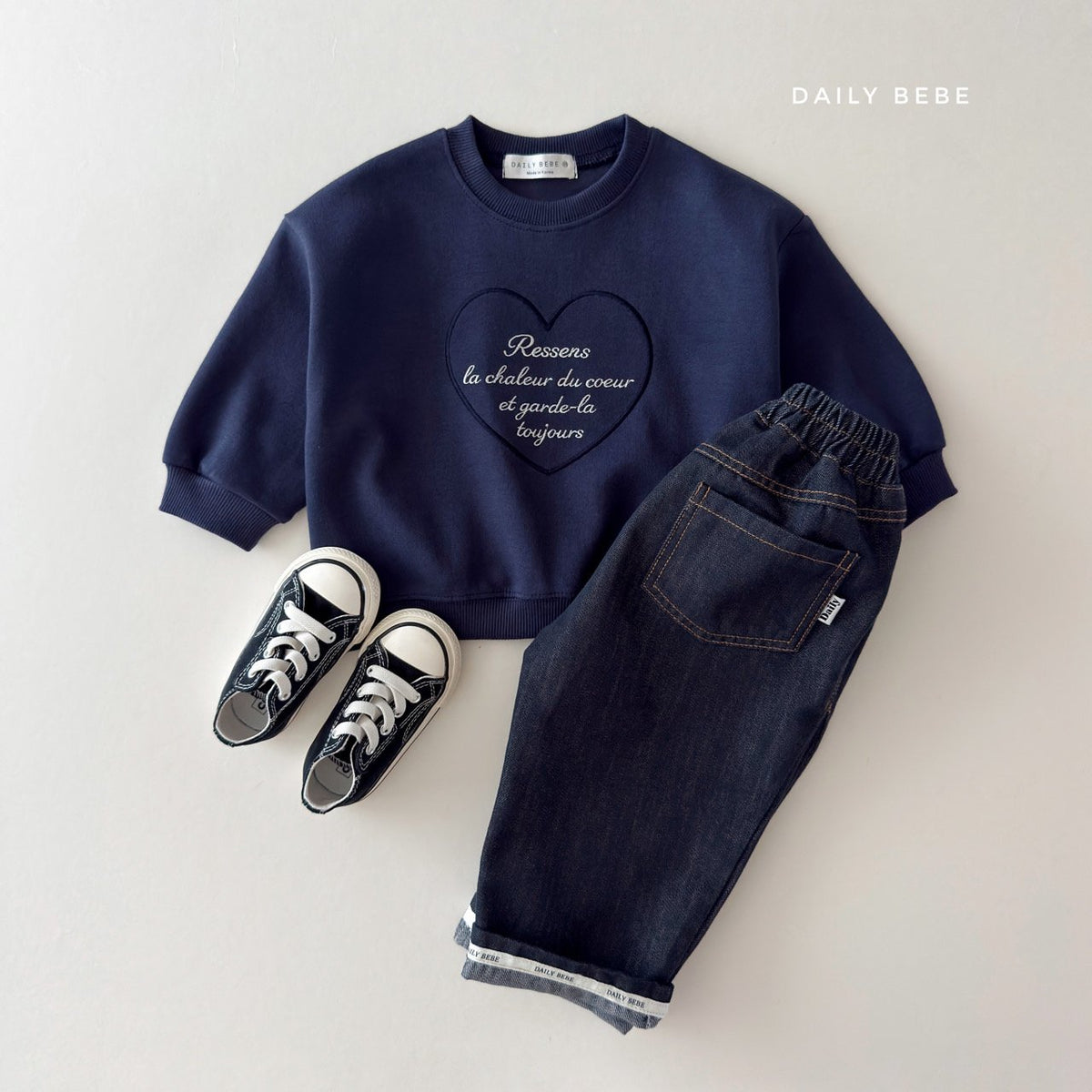 【秋のPRE-ODER 5%OFF】19.Heart Embroidery Sweatshirt