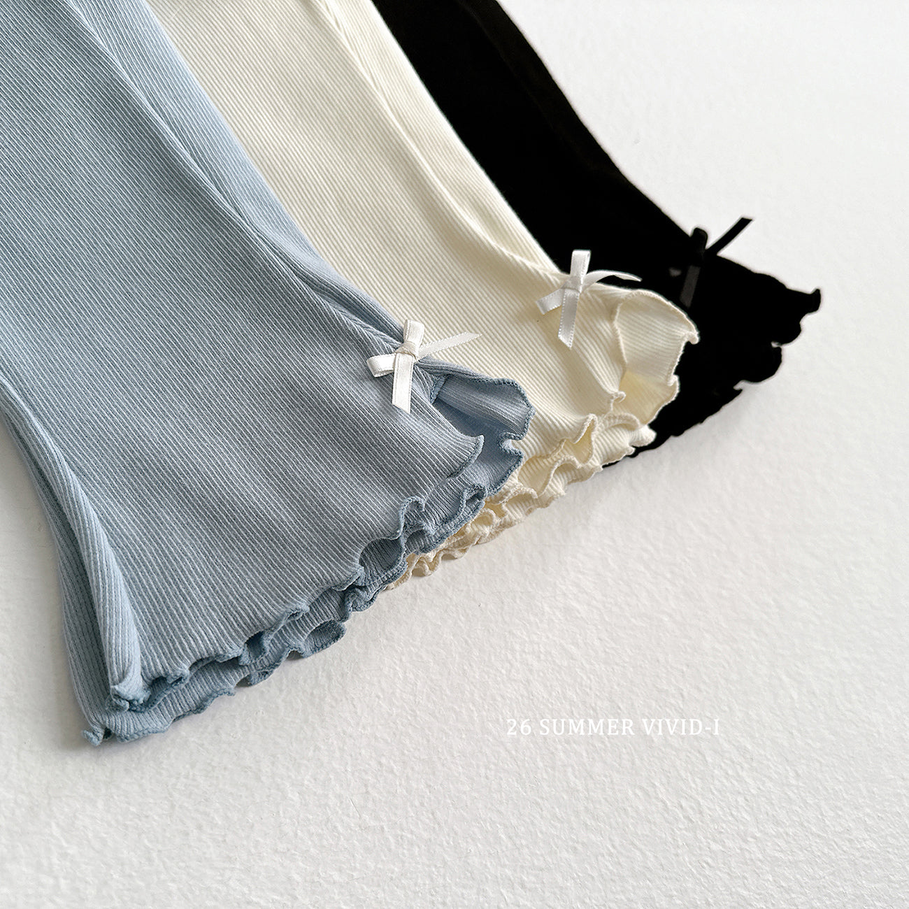 【PREORDER受付終了、ご希望はお問い合わせください。】27.Ribbon Slit Flare 7分丈 Pants