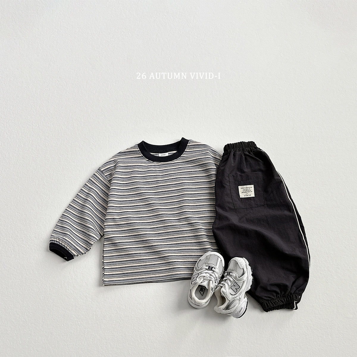 【秋のPRE-ODER 5%OFF】08.Side Stripe Label Windbreaker Jogger Pants
