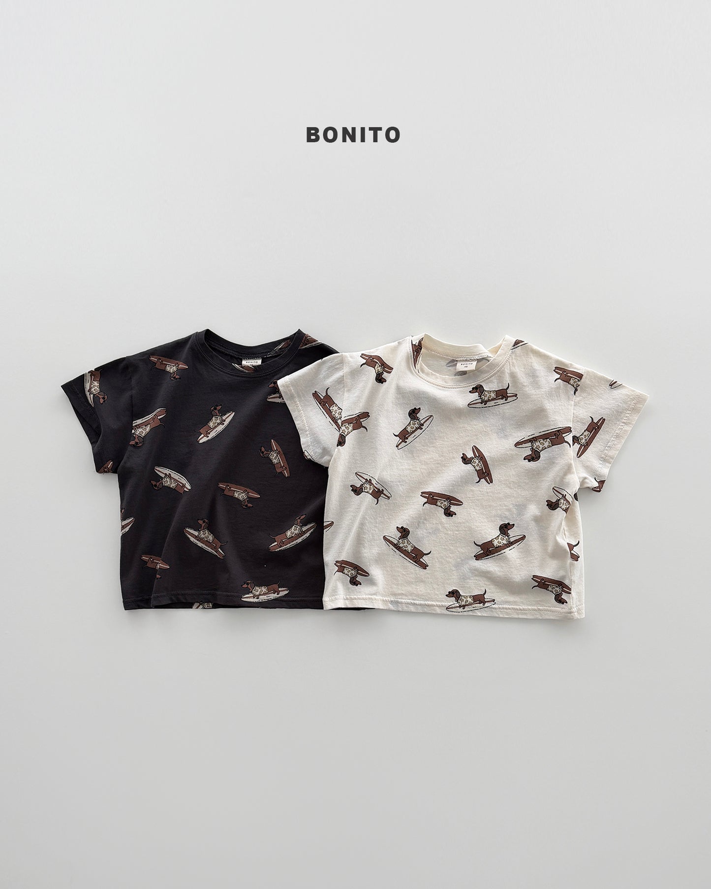【PREORDER 4日間限定】36.surfing dog tee