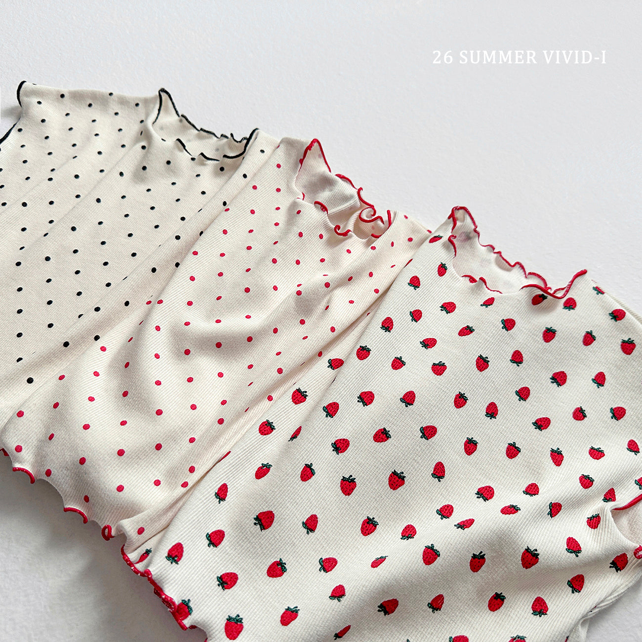 【PREORDER受付終了、ご希望はお問い合わせください。】83.Strawberry Dot Flare Tee
