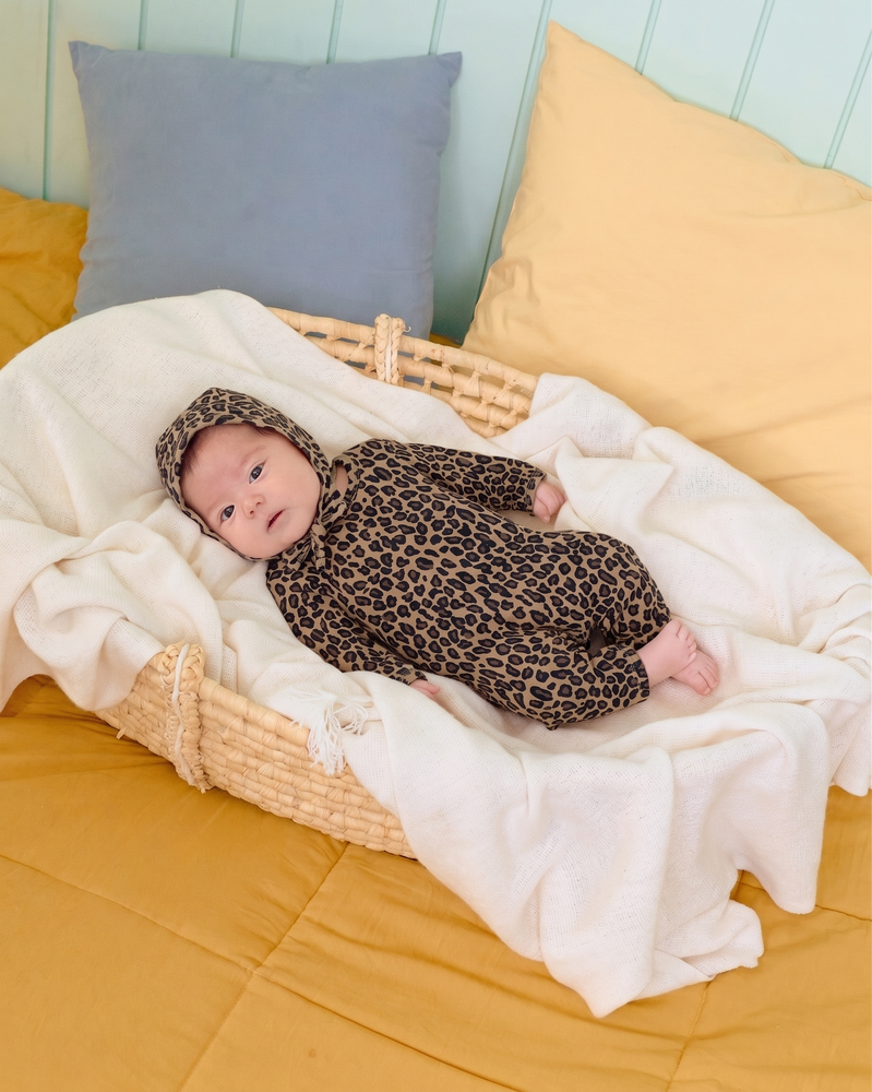 【PRE-ODER〆8.9(sun)】34.(Bebe) Little Leopard Full-Length Romper + Bonnet Set | oottbebe