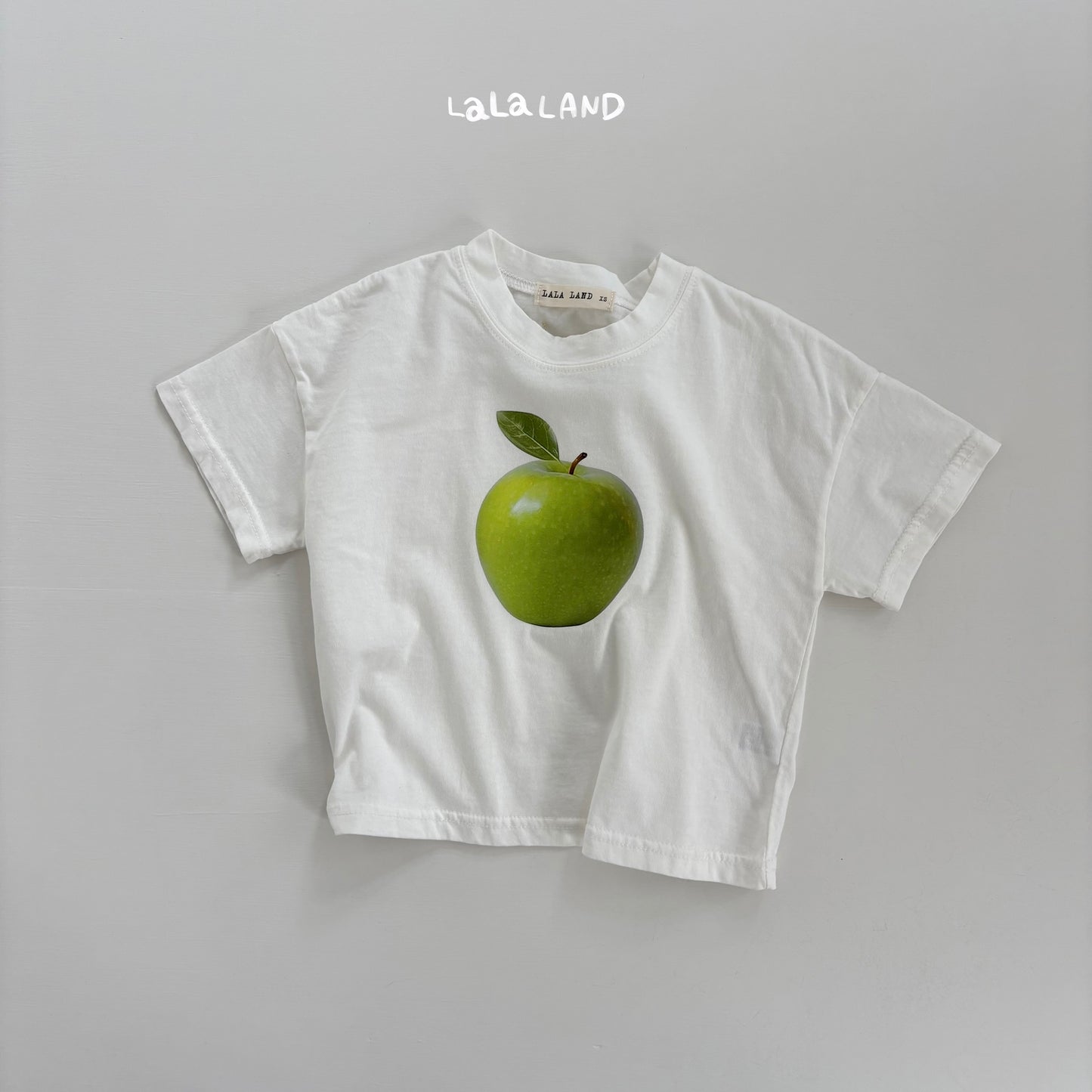 【PREORDER受付終了、ご希望はお問い合わせください。】66.Berry Apple T-shirt