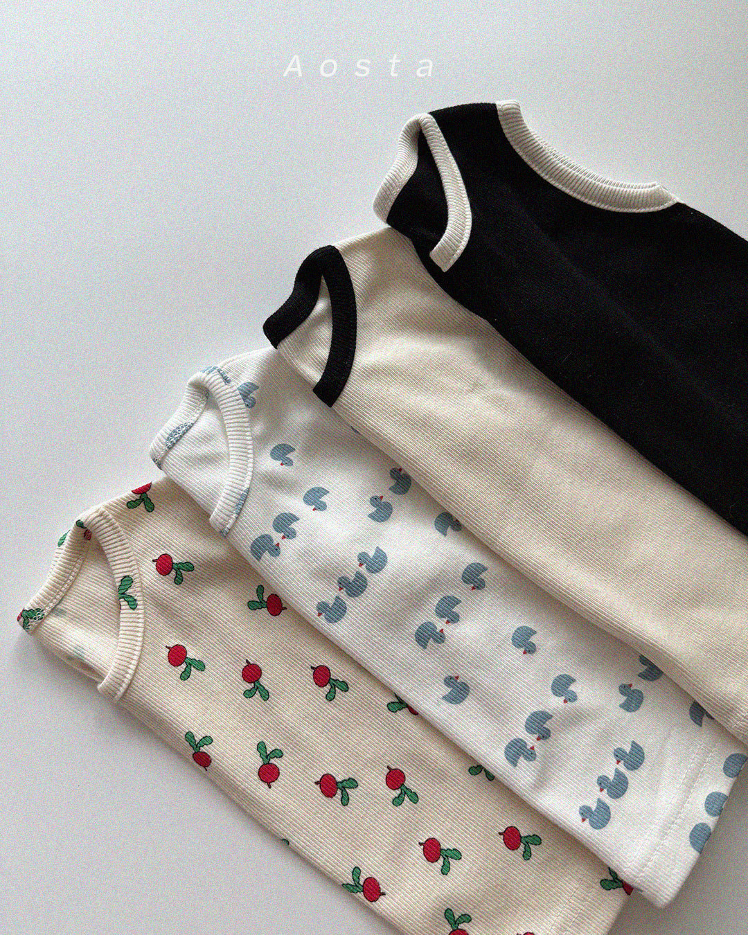 【PREORDER受付終了、ご希望はお問い合わせください。】3.Lip sleeveless T
