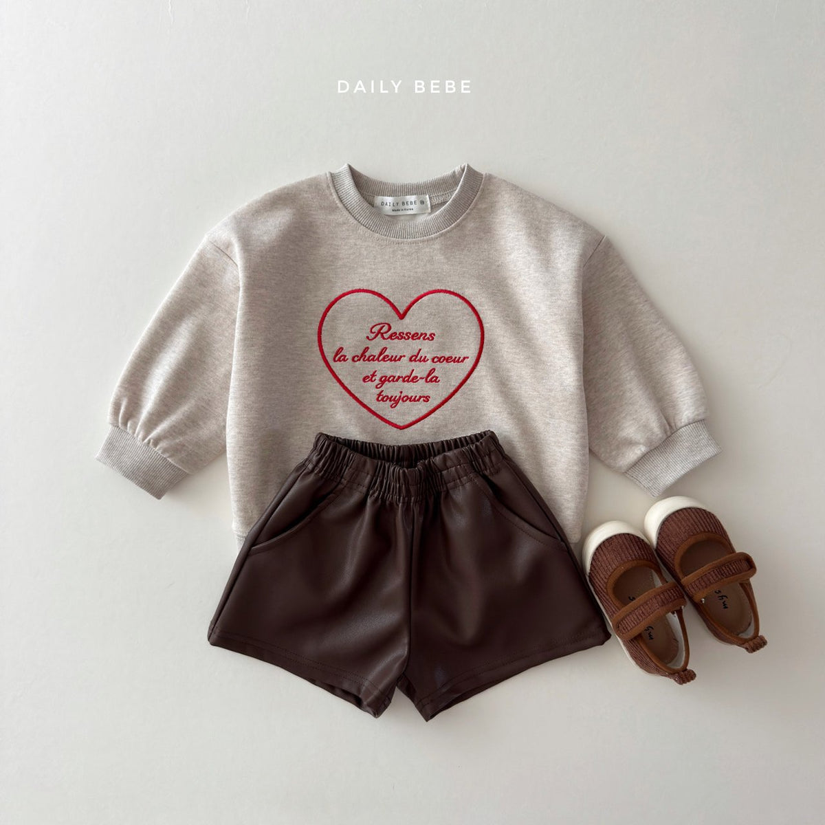 【秋のPRE-ODER 5%OFF】19.Heart Embroidery Sweatshirt