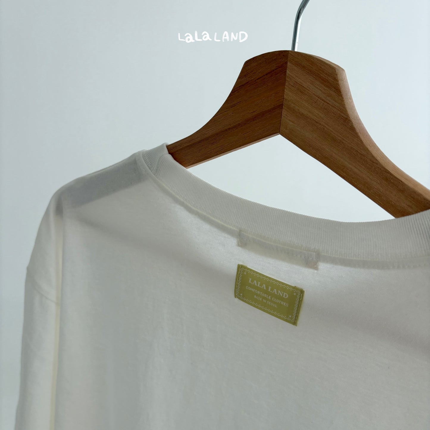 【PREORDER受付終了、ご希望はお問い合わせください。】84.Mom Berry Apple T-shirt