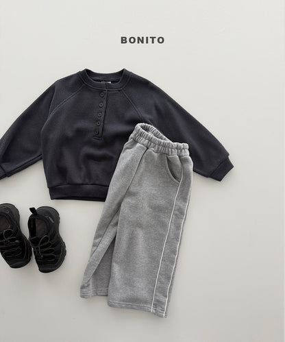 25.Henley Neck Sweatshirt