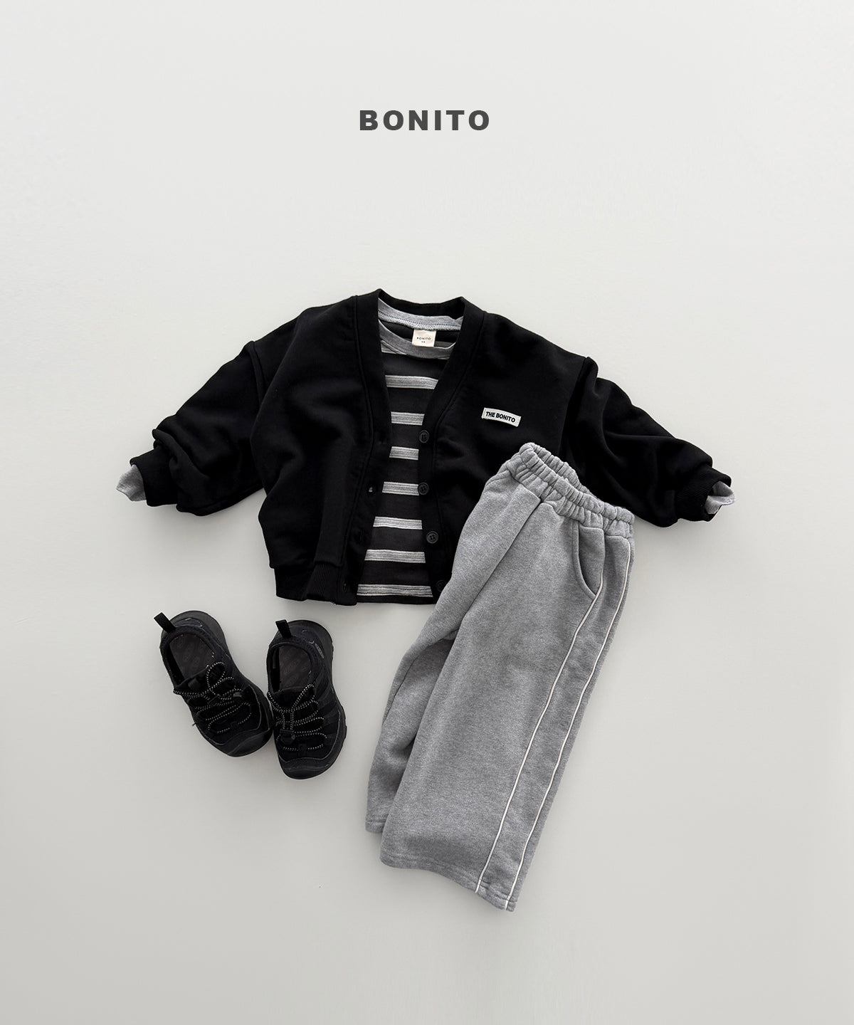 20.Cotton V-Neck Cardigan