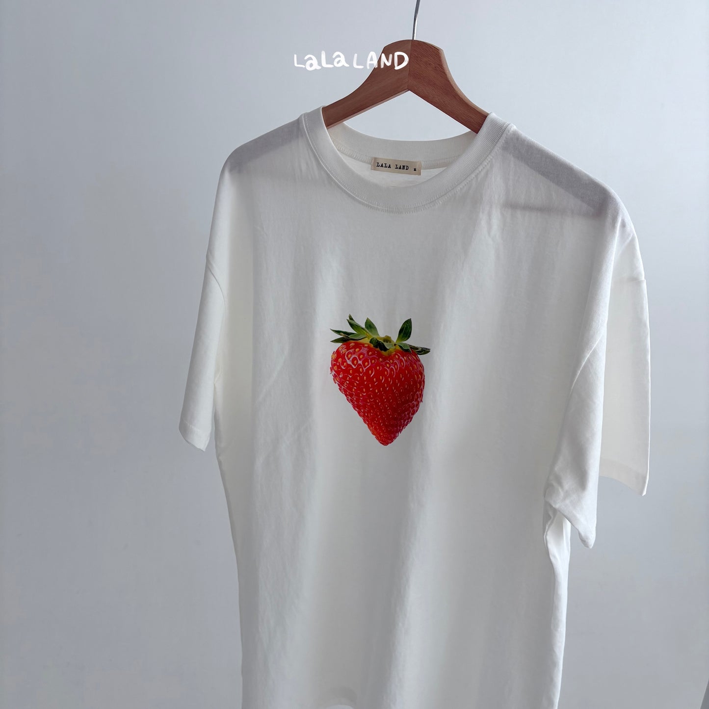 【PREORDER受付終了、ご希望はお問い合わせください。】84.Mom Berry Apple T-shirt
