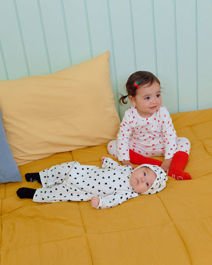 【秋のPRE-ODER 5%OFF】32.(Bebe) Petit Heart Full-Length Romper + Bonnet Set | oottbebe