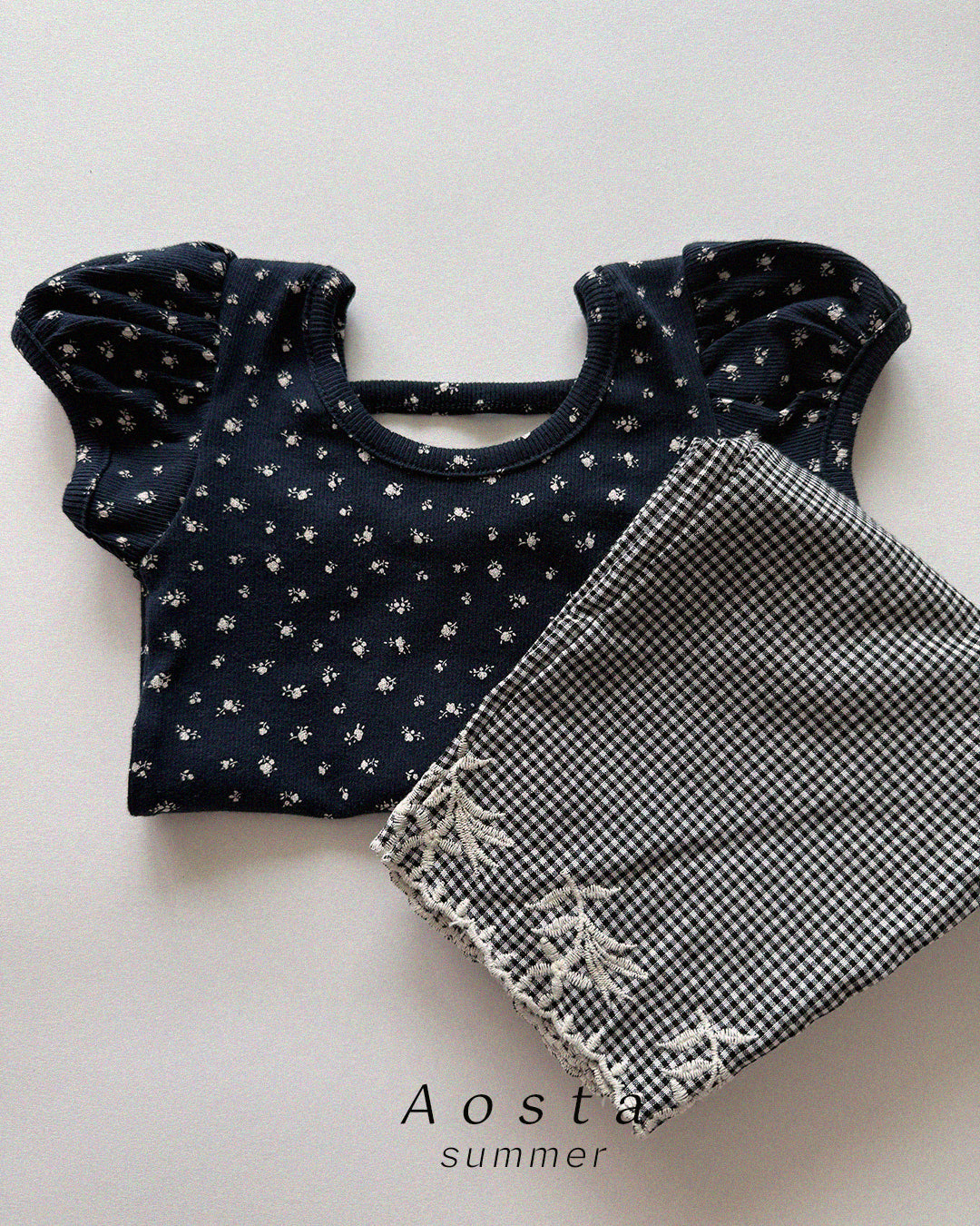 【PREORDER受付終了、ご希望はお問い合わせください。】56.Open Back Puff Blouse