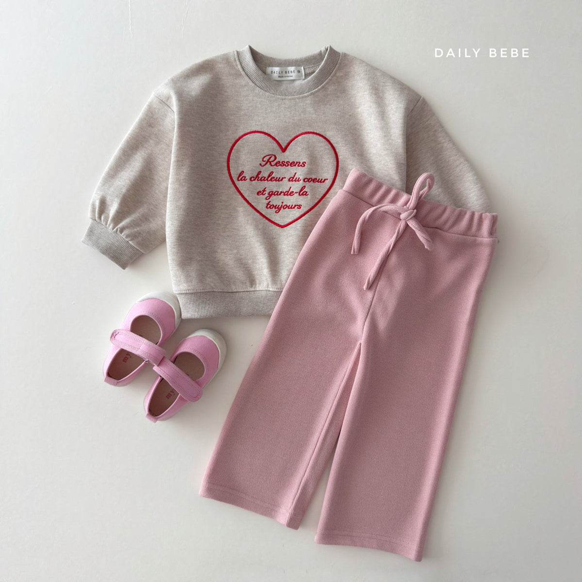 【秋のPRE-ODER 5%OFF】19.Heart Embroidery Sweatshirt