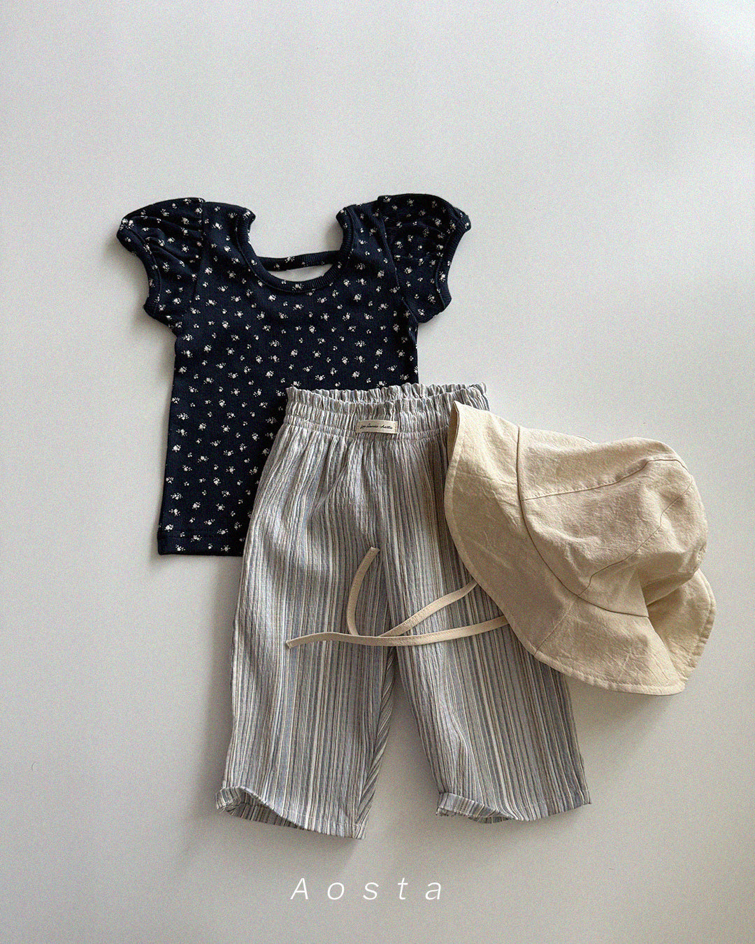 【PREORDER受付終了、ご希望はお問い合わせください。】56.Open Back Puff Blouse