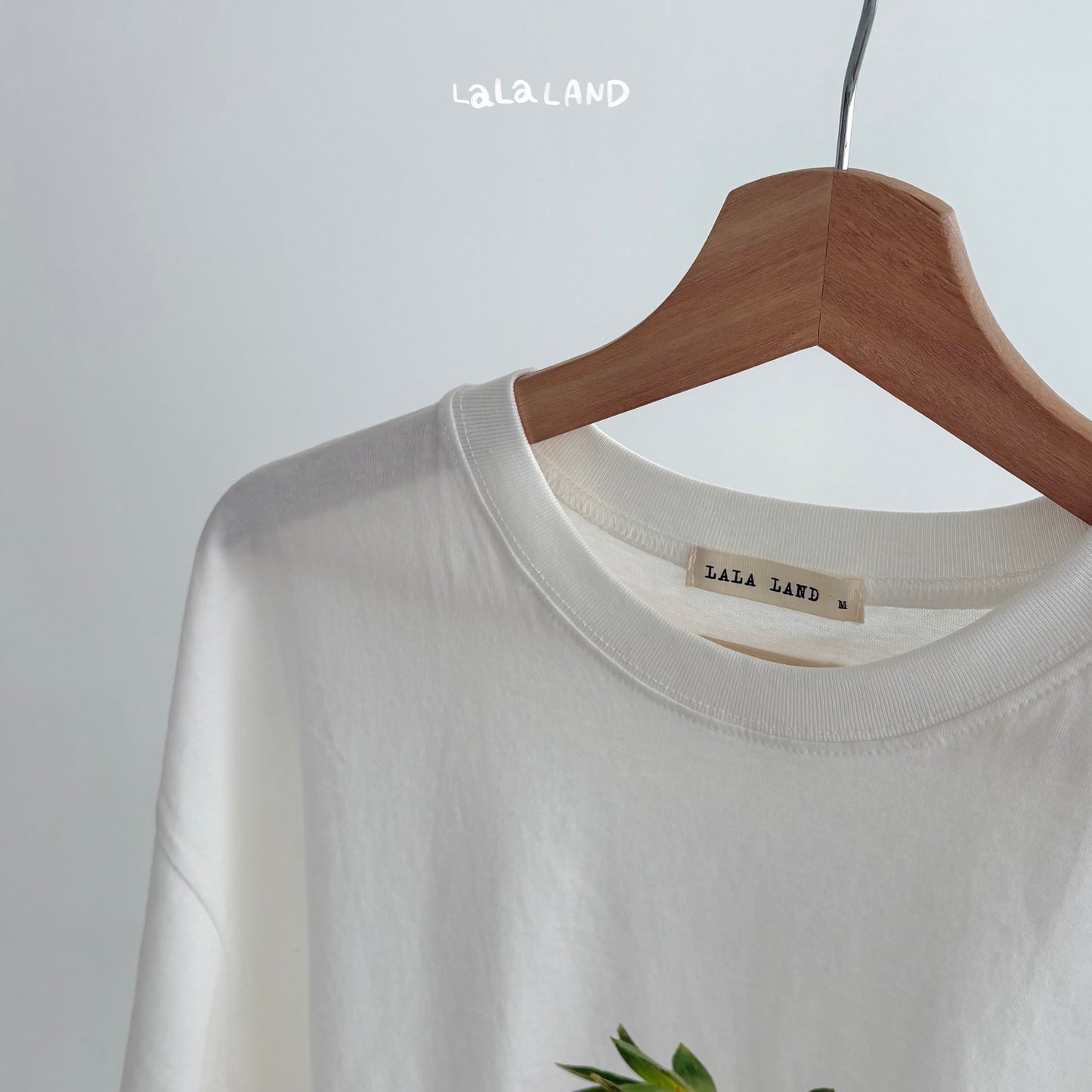 【PREORDER受付終了、ご希望はお問い合わせください。】84.Mom Berry Apple T-shirt