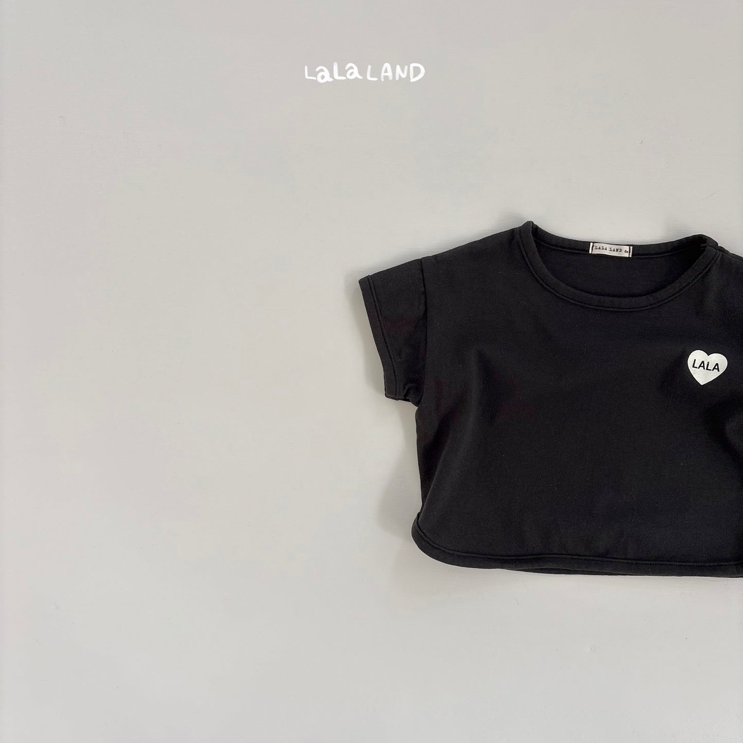【PREORDER受付終了、ご希望はお問い合わせください。】25.Baby Heart Trim T-shirt