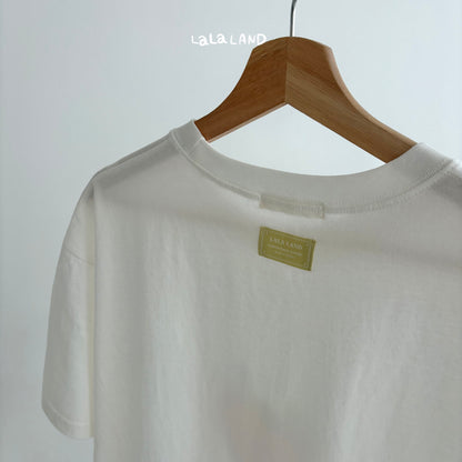 【PREORDER受付終了、ご希望はお問い合わせください。】84.Mom Berry Apple T-shirt