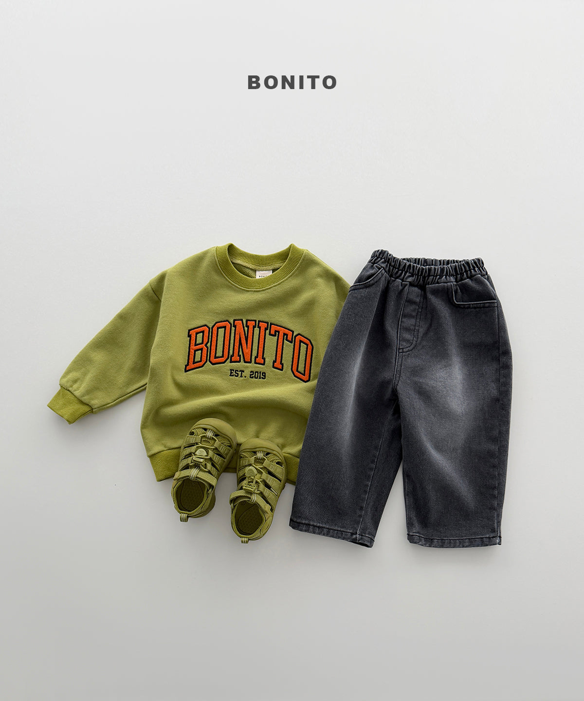 31.Bonito Patch Embroidered Sweatshirt