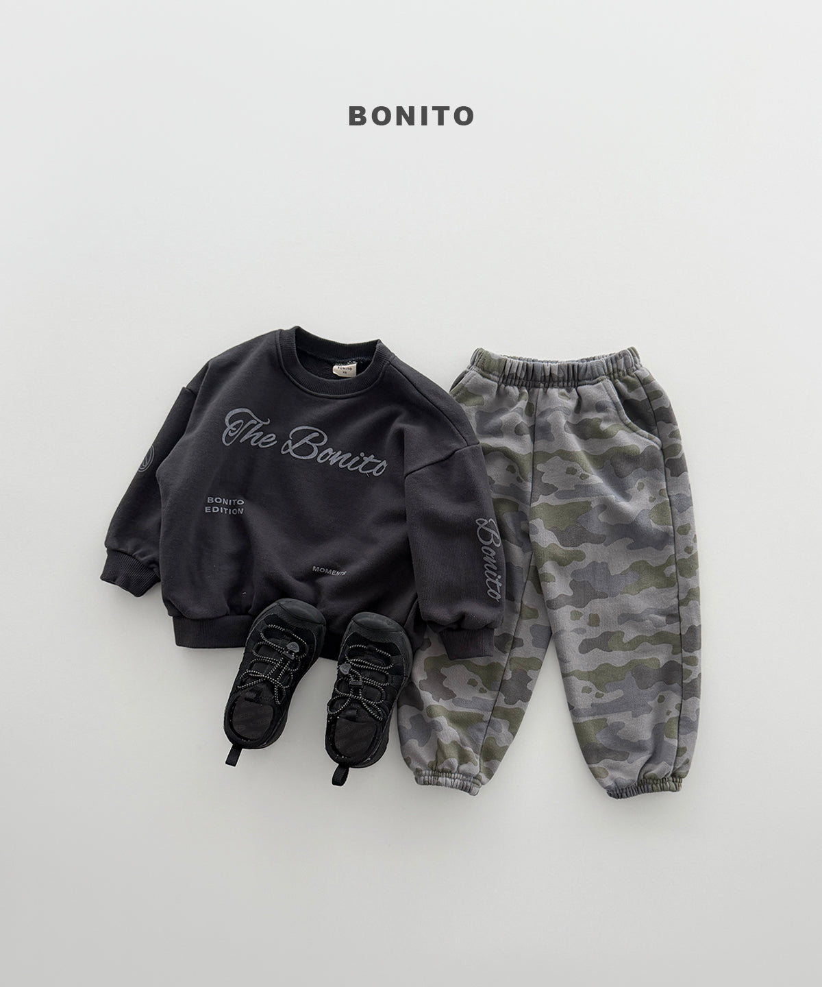 13.The Bonito Lettering Sweatshirt (Adult)